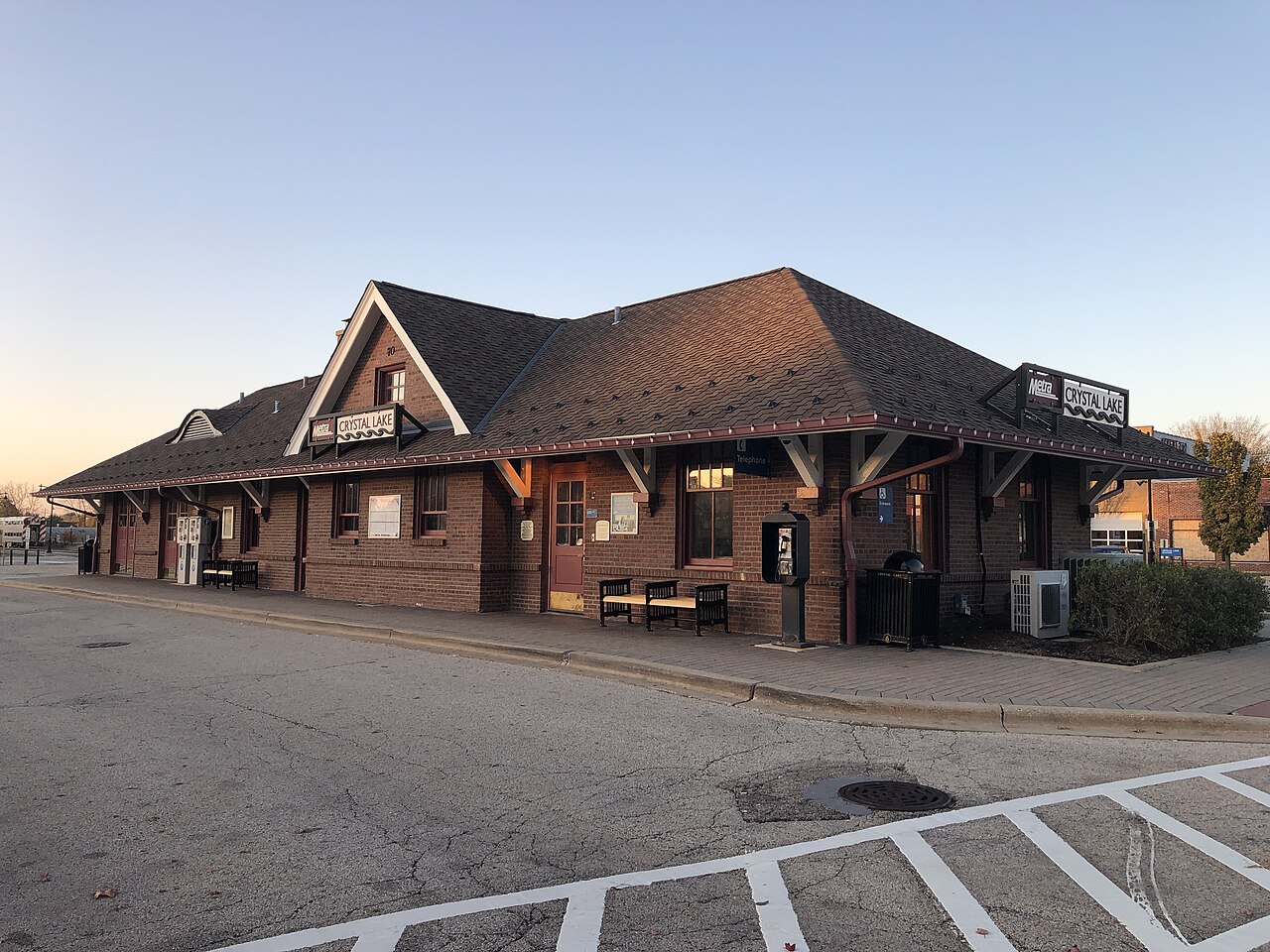 Crystal Lake, Illinois — 2019-10-27 1733 Crystal Lake Illinois Train Station