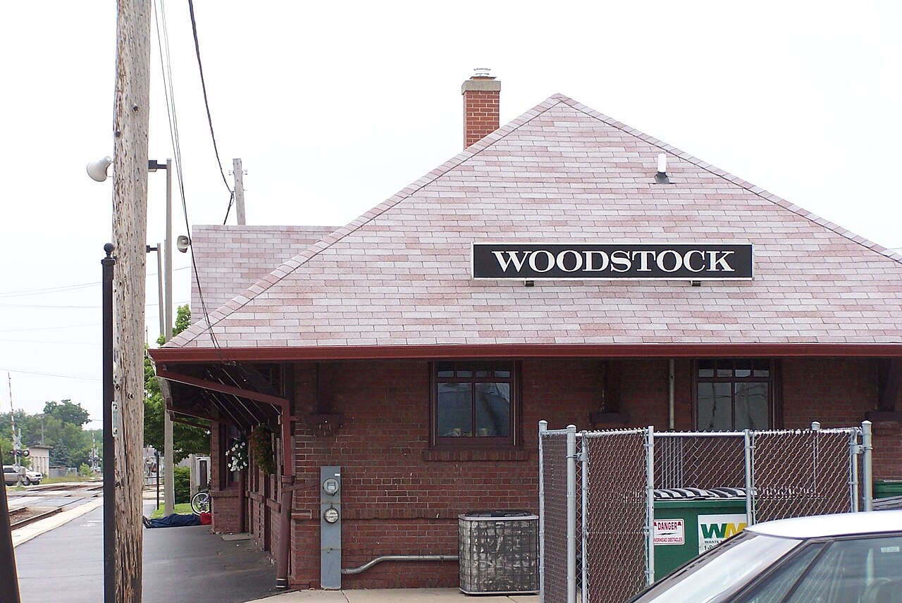 Woodstock, Illinois — Woodstock Illinois Railroad Station 01